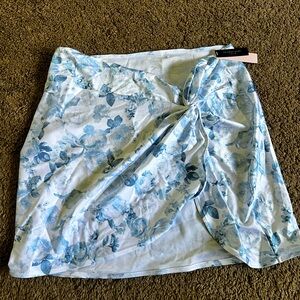 New Victoria’s Secret Mini Swim Bottom Cover-up Floral